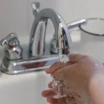 este-remedio-caseiro-fara-com-que-as-suas-torneiras-fiquem.webp.webp
