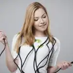 Fios sob controlo: 5 formas elegantes de esconder os cabos dos aparelhos no seu apartamento fios-sob-controlo-5-formas-elegantes-de-esconder-os-cabos.jpg