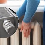 Porque é que os radiadores estão quentes, mas a sala